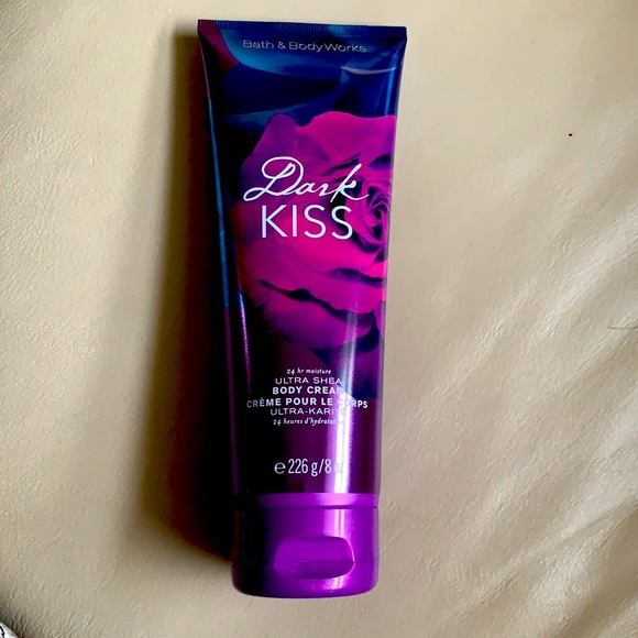 Dark kiss Bath and Bodyworks moisturizer - Picture 1 of 3